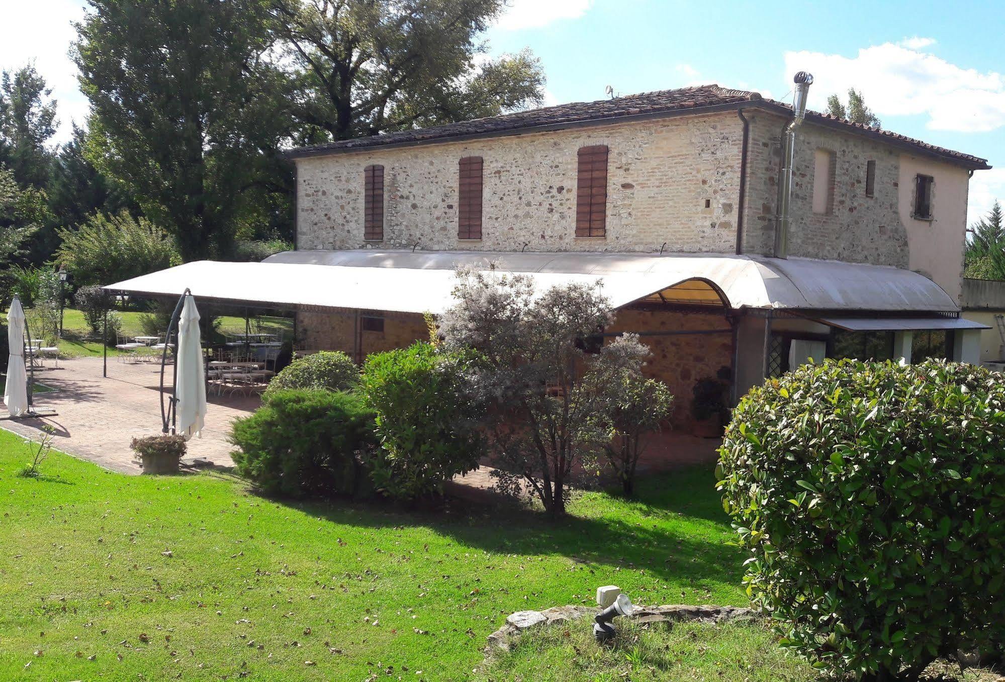 אומברטידה Country Hotel Poggiomanente מראה חיצוני תמונה